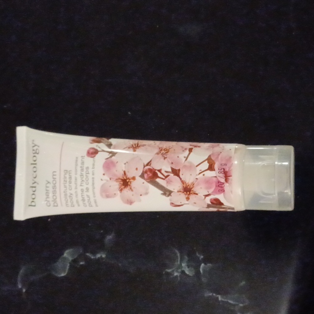 $4 Add-on Cherry Blossom Moisturizing Body Cream